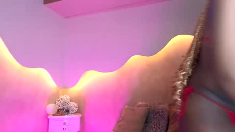K L O E online show from 05/04/26, 07:10
