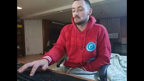 Snapshot of klou502 chatting on 01/03/25, 12:19 LOUiViLAN online show from 01/03/25, 12:19