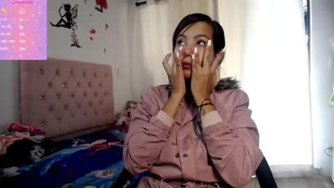 Snapshot of kloy_sech chatting on 02/26/25, 02:25 Valen online show from 02/26/25, 02:25