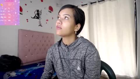 Snapshot of kloy_sech chatting on 02/28/25, 01:47 Valen online show from 02/28/25, 01:47