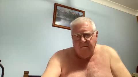 Snapshot of knights2001 chatting on 01/29/25, 09:23 Aussiedude online show from 01/29/25, 09:23