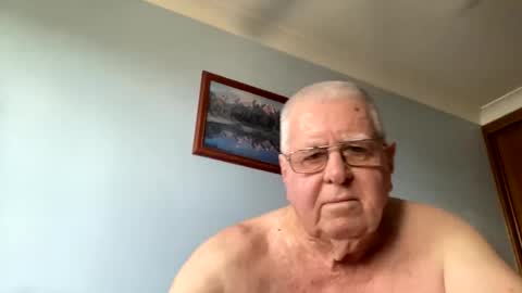 Snapshot of knights2001 chatting on 02/27/25, 05:45 Aussiedude online show from 02/27/25, 05:45