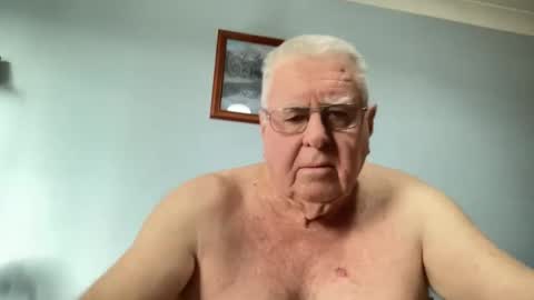 Snapshot of knights2001 chatting on 03/08/26, 09:51 Aussiedude online show from 03/08/26, 09:51