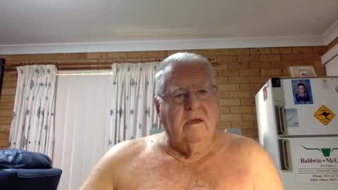 Snapshot of knights2001 chatting on 03/12/26, 11:00 Aussiedude online show from 03/12/26, 11:00