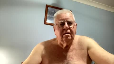 Snapshot of knights2001 chatting on 07/21/26, 11:23 Aussiedude online show from 07/21/26, 11:23