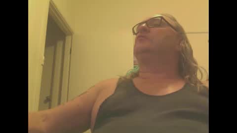 Snapshot of knobout chatting on 02/18/25, 10:38 knobout online show from 02/18/25, 10:38