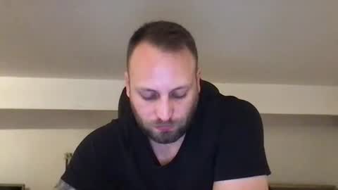 Snapshot of kobasic chatting on 11/01/25, 01:29 hugo online show from 11/01/25, 01:29