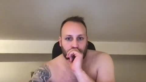 Snapshot of kobasic chatting on 11/05/25, 01:05 hugo online show from 11/05/25, 01:05