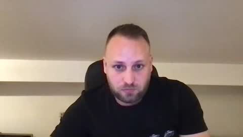 Snapshot of kobasic chatting on 11/08/25, 04:01 hugo online show from 11/08/25, 04:01