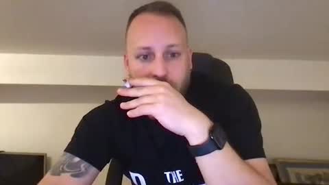 Snapshot of kobasic chatting on 11/09/25, 05:28 hugo online show from 11/09/25, 05:28