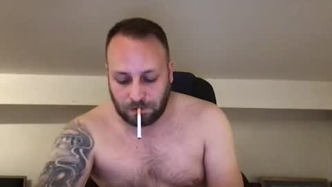 Snapshot of kobasic chatting on 11/18/25, 01:44 hugo online show from 11/18/25, 01:44