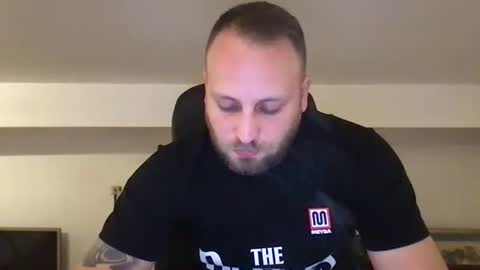 Snapshot of kobasic chatting on 11/29/25, 02:58 hugo online show from 11/29/25, 02:58