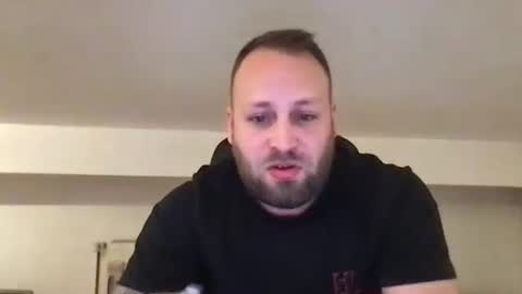 Snapshot of kobasic chatting on 11/30/25, 10:03 hugo online show from 11/30/25, 10:03