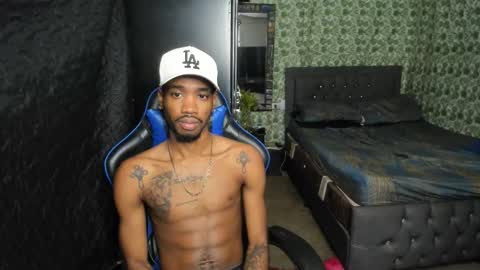 Snapshot of kofi_exotic_ chatting on 12/04/25, 11:02 kofi online show from 12/04/25, 11:02