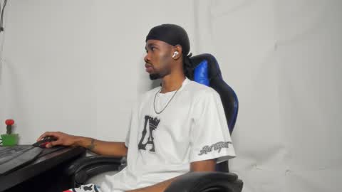 Snapshot of kofi_exotic_ chatting on 01/12/26, 11:32 kofi online show from 01/12/26, 11:32