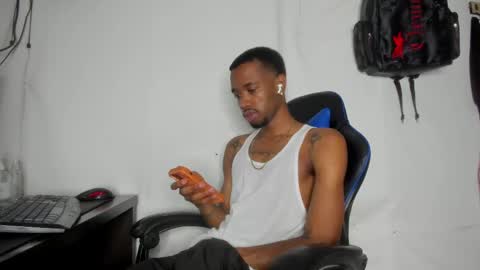 Snapshot of kofi_exotic_ chatting on 05/23/26, 10:36 kofi online show from 05/23/26, 10:36