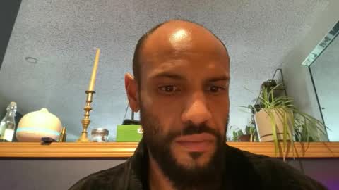 Snapshot of kofigardner chatting on 12/01/25, 06:24 A Dick Ting online show from 12/01/25, 06:24