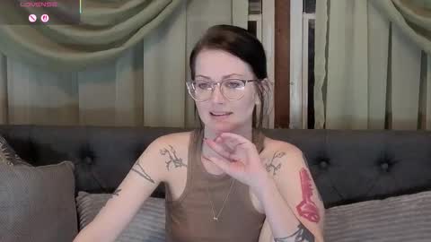 kohlbird online show from 11/23/25, 12:43