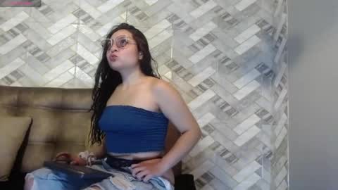 Snapshot of koko15_ chatting on 05/18/26, 02:45 Koko online show from 05/18/26, 02:45