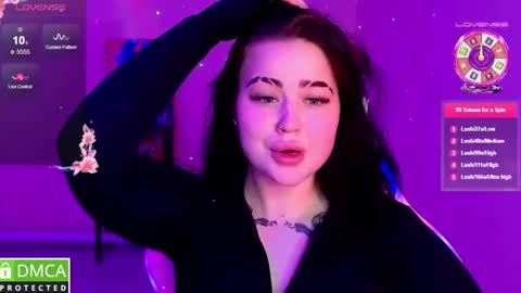 Snapshot of kokokolla chatting on 12/23/24, 10:23 Mia online show from 12/23/24, 10:23