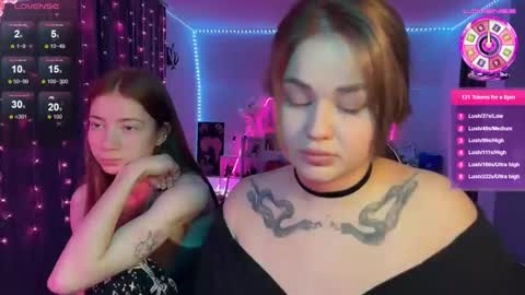 Snapshot of kokokolla chatting on 11/28/25, 07:22 Mia online show from 11/28/25, 07:22