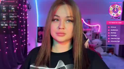 Snapshot of kokokolla chatting on 11/30/25, 02:21 Mia online show from 11/30/25, 02:21