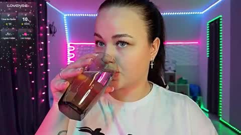 Snapshot of kokokolla chatting on 02/02/26, 12:59 Mia online show from 02/02/26, 12:59