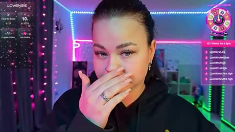 Snapshot of kokokolla chatting on 02/14/26, 12:18 Mia online show from 02/14/26, 12:18