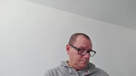 Snapshot of komputer123456789 chatting on 09/09/25, 08:58 Bogdan online show from 09/09/25, 08:58