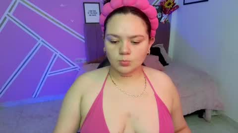 Snapshot of koning_moretti chatting on 06/18/26, 02:56 camila online show from 06/18/26, 02:56
