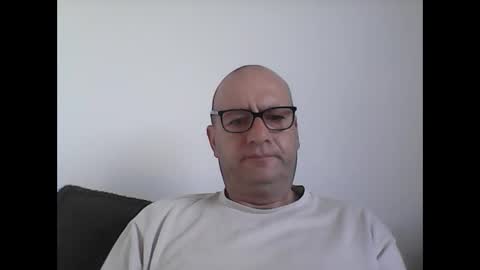 Snapshot of konsty17 chatting on 03/08/26, 09:40 konsty17 online show from 03/08/26, 09:40