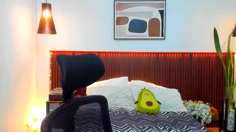 Kora Shadow online show from 12/18/25, 07:09