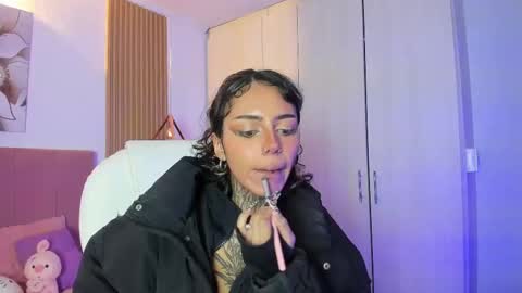 Kora  online show from 10/07/25, 01:30