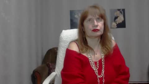 Snapshot of koroleva70 chatting on 12/13/24, 07:10 VIKA online show from 12/13/24, 07:10