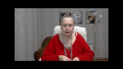 Snapshot of koroleva70 chatting on 02/06/25, 08:34 VIKA online show from 02/06/25, 08:34