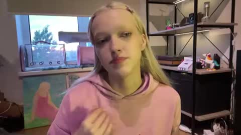 Ariela online show from 06/25/26, 07:18