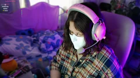 Snapshot of kotennya chatting on 11/24/25, 08:36 fancy cat online show from 11/24/25, 08:36