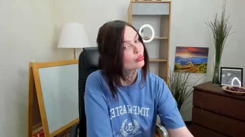 Ariel online show from 12/13/25, 07:53