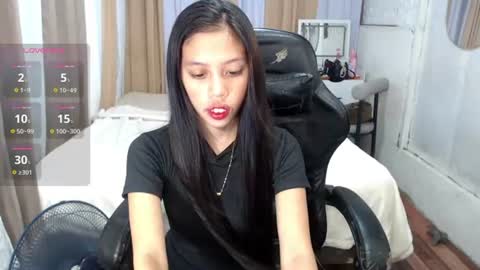 Snapshot of kourtneyluv_ chatting on 07/27/26, 05:47 kourtneyluv online show from 07/27/26, 05:47