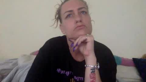 koyoteej online show from 02/11/25, 06:22