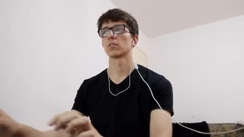 Snapshot of kpo10 chatting on 12/15/24, 01:54 Facu online show from 12/15/24, 01:54