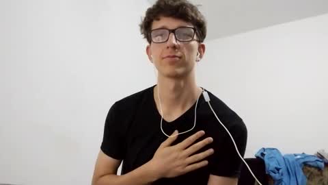 Snapshot of kpo10 chatting on 12/19/24, 03:07 Facu online show from 12/19/24, 03:07