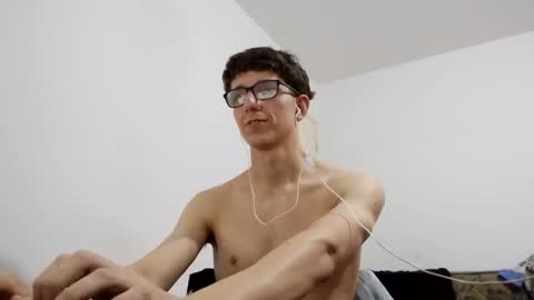 Snapshot of kpo10 chatting on 12/27/24, 07:14 Facu online show from 12/27/24, 07:14