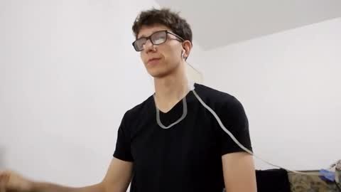 Snapshot of kpo10 chatting on 12/28/24, 11:30 Facu online show from 12/28/24, 11:30