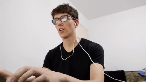 Snapshot of kpo10 chatting on 12/30/24, 10:01 Facu online show from 12/30/24, 10:01