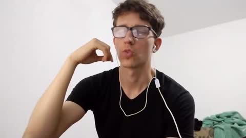 Snapshot of kpo10 chatting on 02/26/25, 07:31 Facu online show from 02/26/25, 07:31