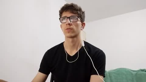 Snapshot of kpo10 chatting on 02/27/25, 10:15 Facu online show from 02/27/25, 10:15