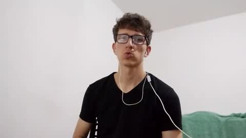 Snapshot of kpo10 chatting on 02/27/25, 01:17 Facu online show from 02/27/25, 01:17