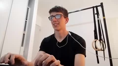 Snapshot of kpo10 chatting on 11/26/25, 09:16 Facu online show from 11/26/25, 09:16