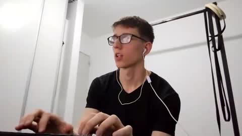 Snapshot of kpo10 chatting on 01/16/26, 02:37 Facu online show from 01/16/26, 02:37